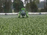 3WZT-1000A型高地隙四輪驅(qū)動(dòng)自走式噴藥機(jī)